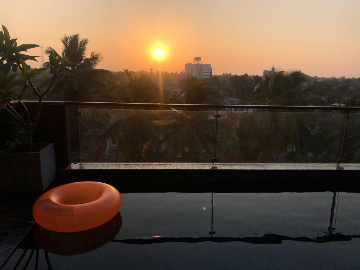 Penton45 - Luxury Penthouse Apartment Negombo Exterior photo